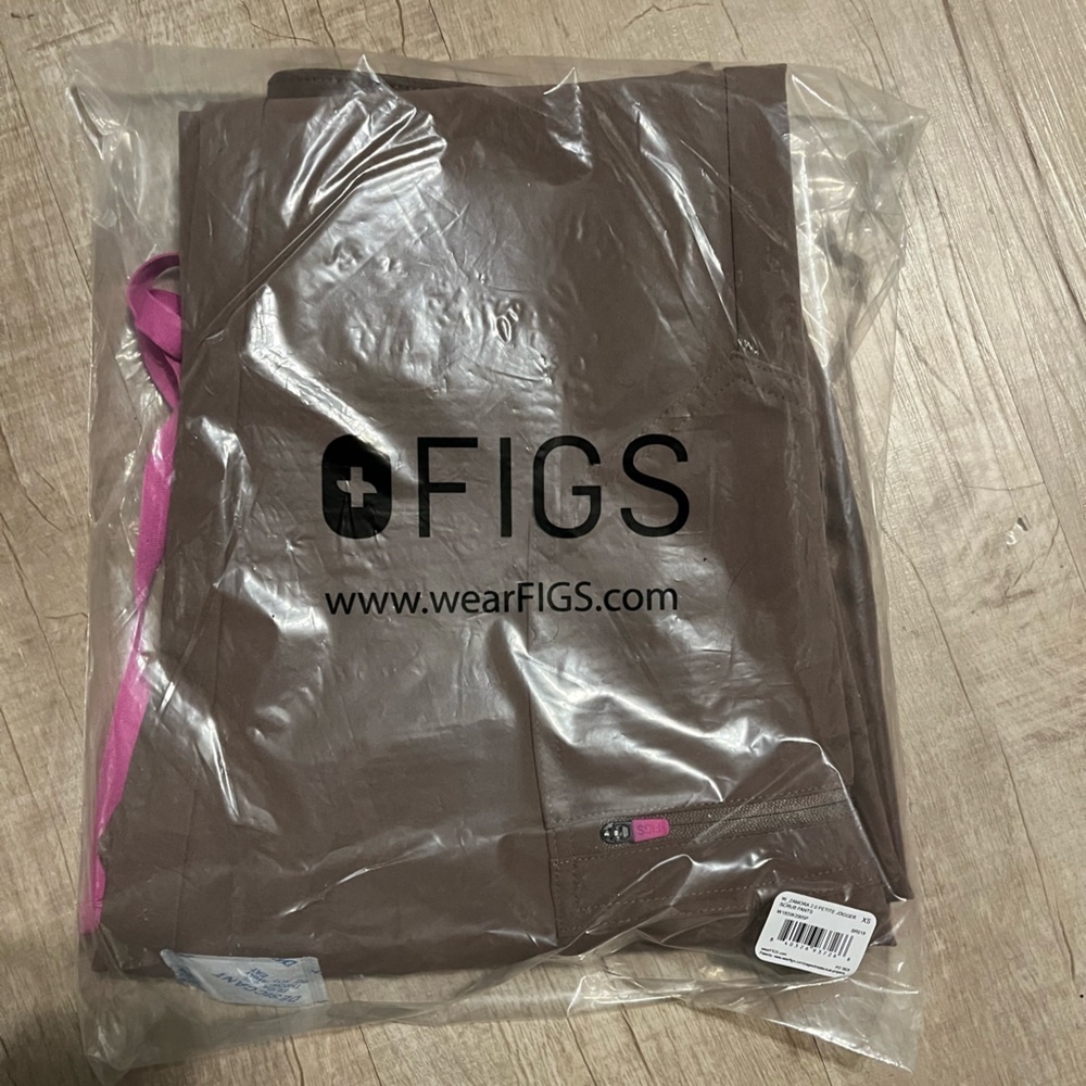 Figs Zamora Smokey Taupe XS Petite